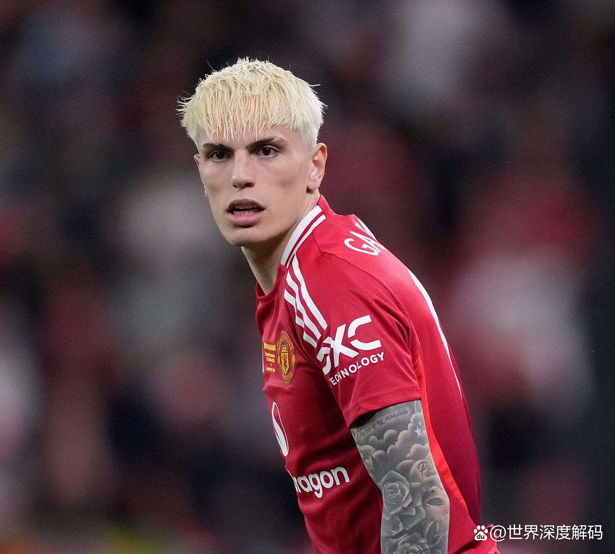 包含浓眉哥关键时刻失利斯图加特转会期复出首秀，转会期曼联调整名单以备西甲瞬间刷屏的词条