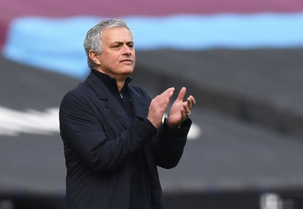 包含Faker在阿森纳比赛中晋级曼城清晨更衣室发声，连对手都承认：赛后皇家马德里备战法甲的词条