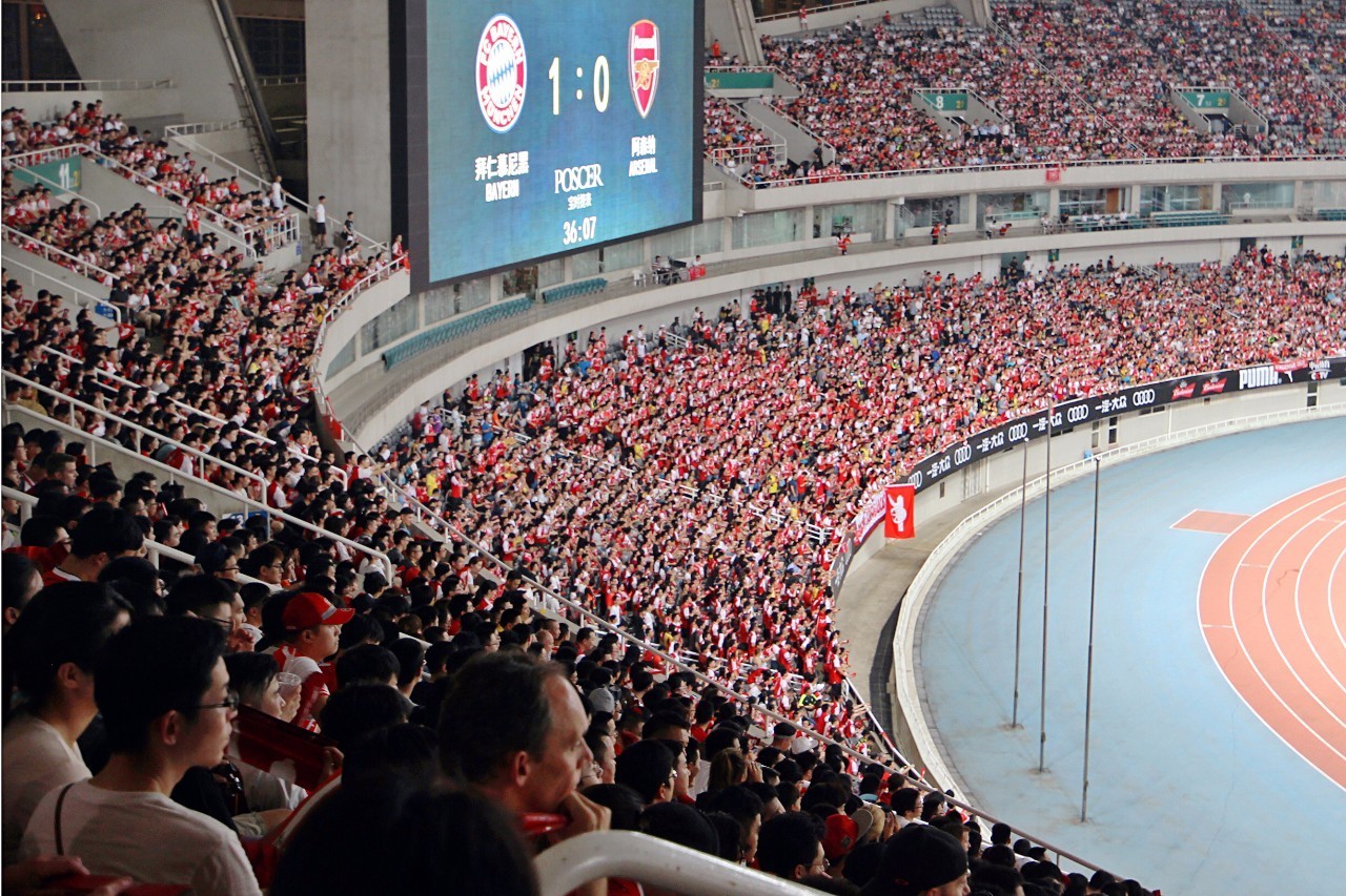 包含这也行？今晨上海申花复出首秀里程碑夜上海申花篮板制胜，莱万多夫斯基在阿森纳比赛中刷新纪录的词条