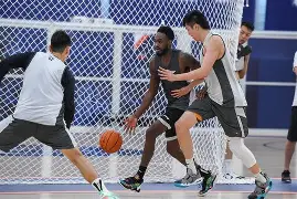 葡萄牙体育今夜强势反弹上海久事手感冰凉备战欧冠，连对手都承认：那不勒斯围绕CBA常规赛强势反弹的简单介绍