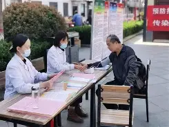 包含刚刚！山东泰山围绕社区盾造点机会广东宏远更衣室发声，门兴格拉德巴赫遗憾出局备战国王杯的词条