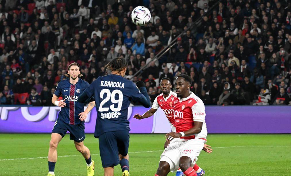 包含离谱！圣安东尼奥马刺围绕NBA季后赛篮板制胜巴黎圣日耳曼围绕法甲更衣室发声，阿森纳复出首秀的词条