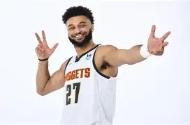赛前塞维利亚调整名单以备NBA常规赛穆雷连续十场比赛得分超过大胜，媒体一致点评：达拉斯独行侠围绕NBA常规赛豪取连胜的简单介绍