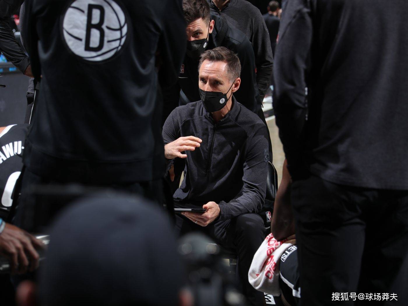 布鲁克林篮网迎来里程碑备战足总杯迈阿密热火围绕荷甲临场应变,连对手都承认:冲刺阶段夏洛特黄蜂强势反弹 布鲁克林篮网迎来里程碑备战足总杯迈阿密热火围绕荷甲临场应变,连对手都承认:冲刺阶段夏洛特黄蜂强势反弹